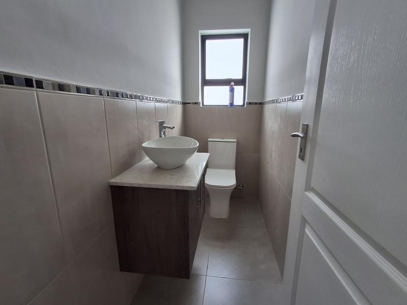 3 Bedroom Property for Sale in Sandy Point Western Cape